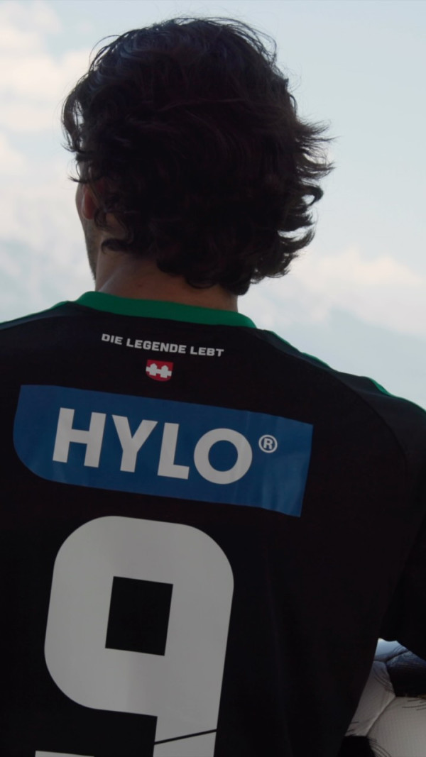 Heute erstmals auf unseren Trikots! 🖤💚

Unser neuer Sponsor HYLO wird heute beim Zweitliga-Auftakt erstmals auf dem Rücken unserer Trikots zu sehen sein. Eine langfristige Partnerschaft, die hoffentlich mit einem Sieg eine erfolgreiche Premiere feiert! 🤝🏼

🎥 Michael Auer

#fcw1913