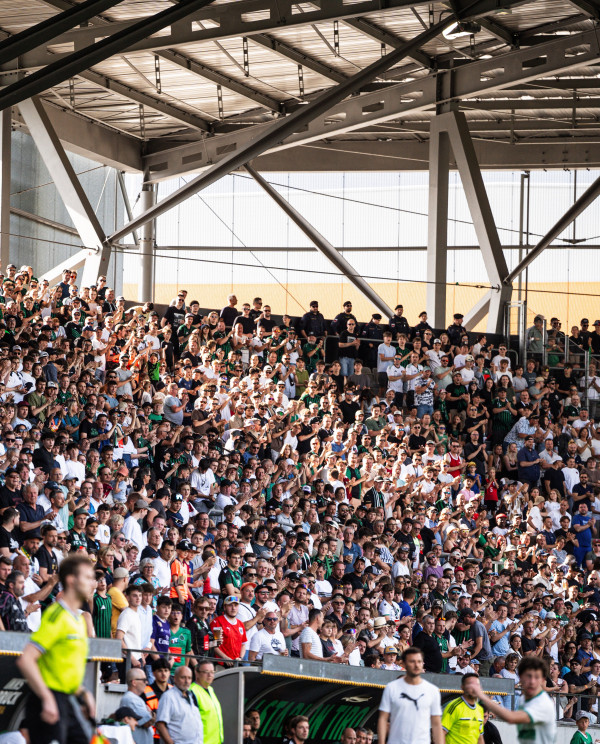 Das große Saisoneröffnungsfest inklusive Testspiel-Highlight steht kurz bevor! 🔥🎉

Am Samstag findet im Tivoli der große Auftakt zur neuen Saison statt. Das Rahmenprogramm (Trikotpräsentation, Eröffnungsansprache) startet ab 15:30 Uhr, das Testspiel gegen Chemie Leipzig steigt um 16:30 Uhr und ab ca. 18:45 Uhr folgt der offizielle Teil mit den Mannschaftsvorstellungen. Im Anschluss ist für Speis und Trank an mehreren FCW-Bars gesorgt! 🖤💚

𝐀𝐥𝐥𝐞 𝐢𝐧𝐬 𝐓𝐢𝐯𝐨𝐥𝐢. 𝐀𝐥𝐥𝐞 𝐳𝐮𝐦 𝐒𝐚𝐢𝐬𝐨𝐧𝐞𝐫ö𝐟𝐟𝐧𝐮𝐧𝐠𝐬𝐟𝐞𝐬𝐭!

📸 Günther Veider & BSG Chemie Leipzig / André L.

#fcw1913