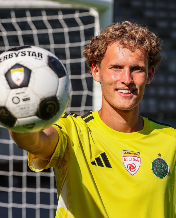 Neuer Tormann für den FC Wacker Innsbruck! 🧤🖤💚

Wir verstärken uns mit Juri Kirchmayr, der vom GAK leihweise zu uns stößt! Der 20-jährige Keeper bestritt in der vergangenen Saison 28 Spiele in der 2. Liga für den FAC und wurde dabei als „Tormann der Saison“ ausgezeichnet! 💪🏼

#fcw1913